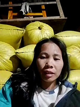 ana_hoa (F milf) - I am a poor girl. Please help me.