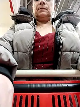 lorrain_dorrie (F mature) - Show underwear