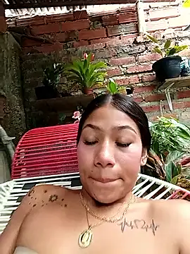 rous-squir (F young) - Finger in ass