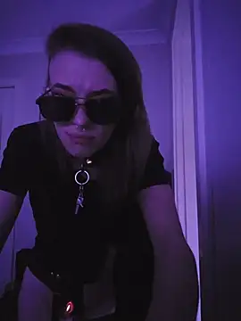 lonely_Cosplay_chick