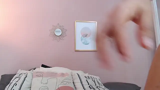 savannahcruzz (F young) - Handjob