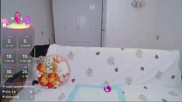 cuiduishengli (F milf) - 裸体跳舞