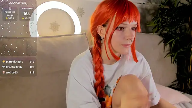 molly_platt (F teen) - playing with nipples