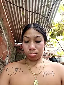 rous-squir (F young) - Finger in ass