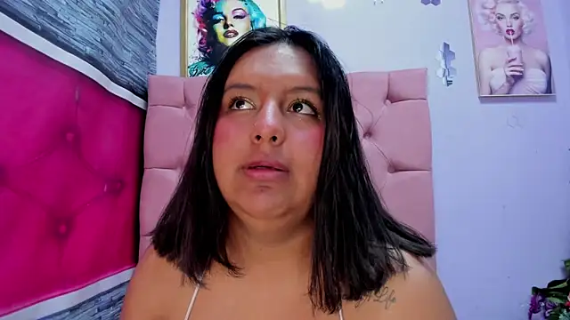 dakotaks (F teen) - show tits