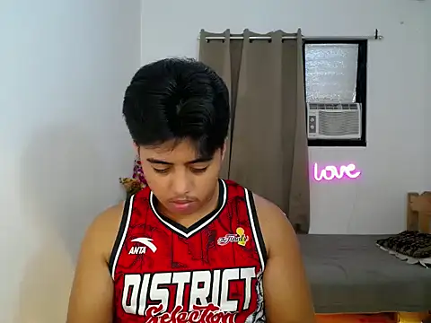 hugecock2hundle_intown (M twink) - Im new here please be kind