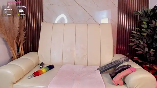 angelic_doll_ (F teen) - OIL ON ASS