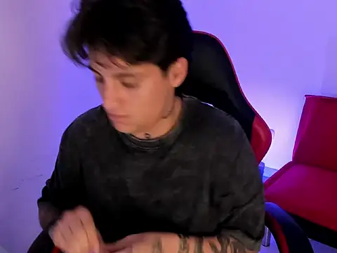 peytonbox (T young) - show naked and oil