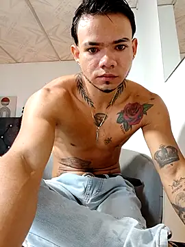 niick01_ (Ask my age) - naked squats