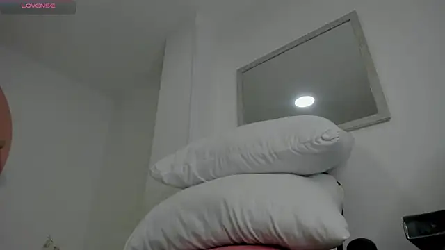 evelin_leroy (F young) - Wiggle ass🍑