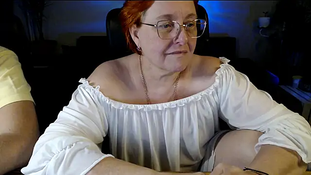 joannaandneighbour (F mature) - My sweet tits