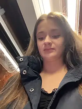 kittyqueeny (F young) - 2 fingers stretch tight pussy in restr😈