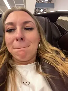 Sweet___Emily Live Webcam on Stripchat