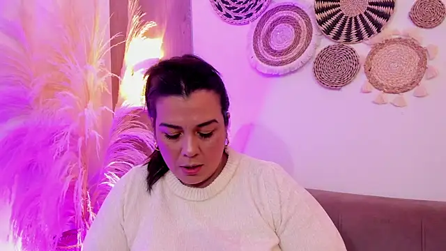 martina_foxy_ (F milf) - chupar consolador