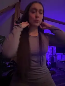 emiliasommer (F young) - tip 35 and get a gift