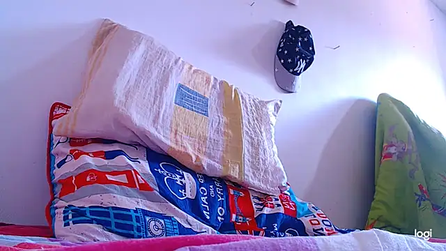 adam_hot (M young) - cum in the shower