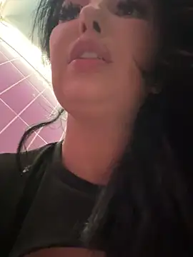 tisha_busty (F milf) - A MAD SQUIRT ON YOUR FACE