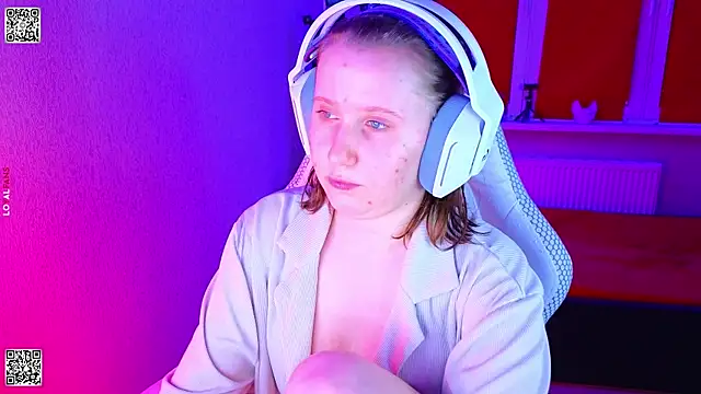 mon_lola (F young) - ❤️‍🔥Something hot is about to start❤️‍