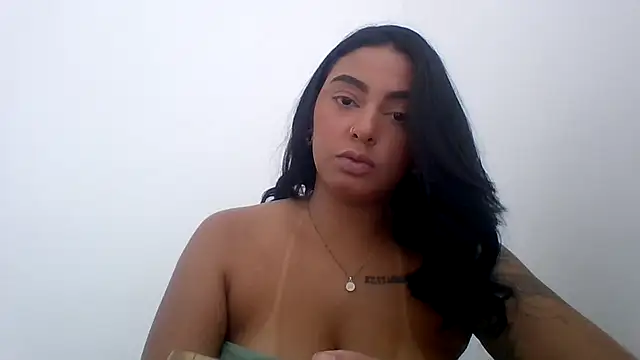 nandinha777 (F young) - banho+ dançar + dildo e plug