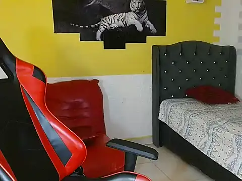 bull_cam (M young) - Naked for you