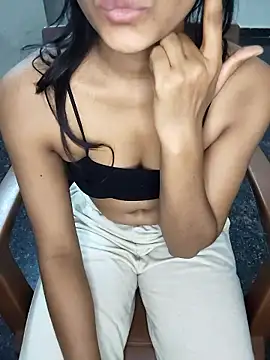 sikha_sia (F teen) - My First Goal  on User vibes