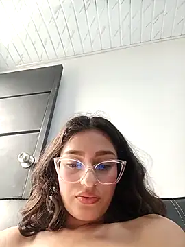 ary-18 (F teen) - Squirt fountain