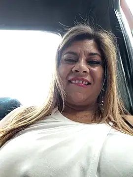 laura-hernandez (F milf) - Spitting on tits