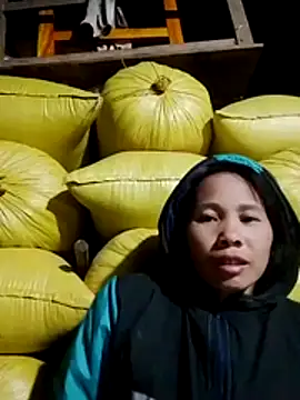 ana_hoa (F milf) - I am a poor girl. Please help me.