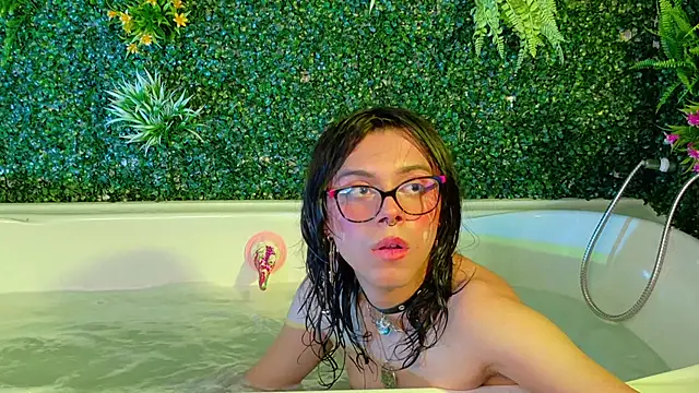 Lullaby_Charade webcam