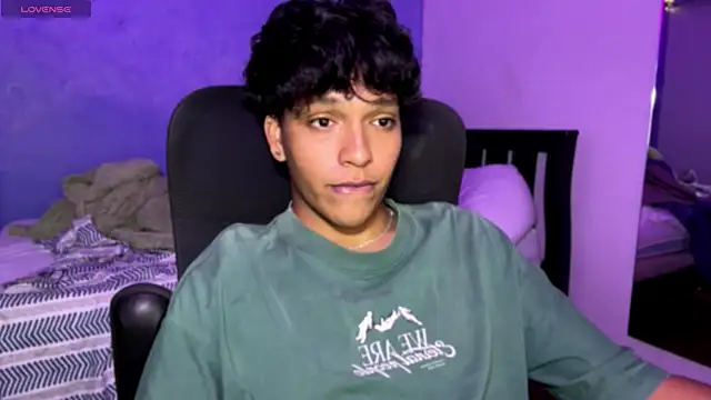 Xander_bonnet1 webcam