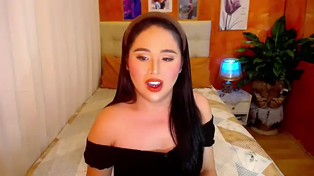 urmidnightcravingsxx webcam