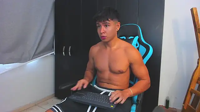 bray_kevin (M young) - BIG SHOW CUM