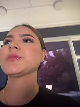 beella1_ (F teen) - go out all over my house naked