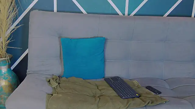 noah_greenhart (M twink) - Suck my finger + Rub ass