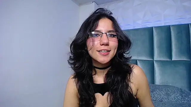 hollypeach - HollyPeach's free webcam - UK Sex Cams