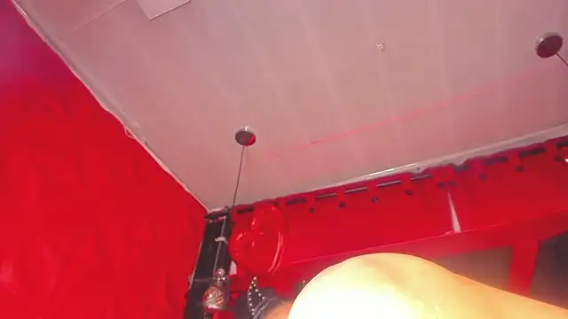 taylor-hardcore (F milf) - 5 fingers in my ass