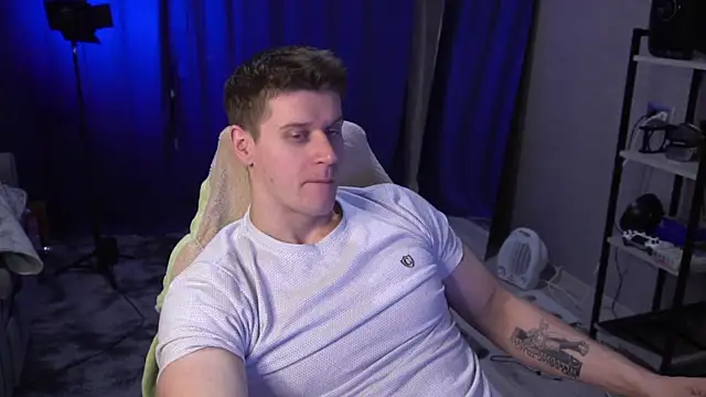 bruno_banani (M young) - #big-ass #big-cocks #bisexuals #brunettes #cam2cam #erotic-dance #flexing #handjob #hd #masturbation #middle-priced-privates #muscular #oil-show #recordable-privates #recordable-publics #russian #shower #small-audience #striptease #top #white #young