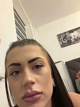 barbie_1312 (F young) - Loch und Doggy nackt