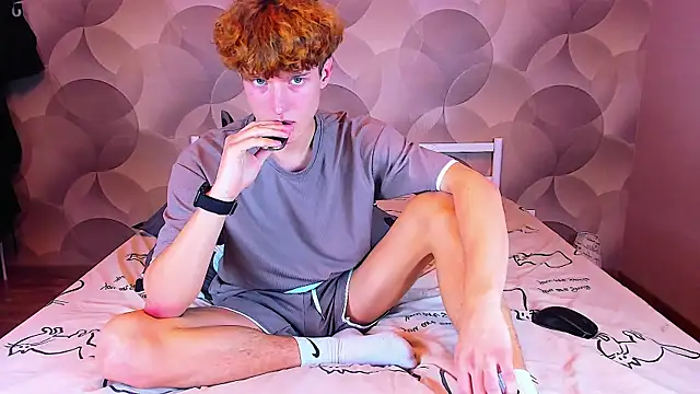 ian_flor (M twink) - take off clothes