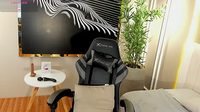 skyyle_ (Ask my age) - VELMA DINKLEY 🔥🌼