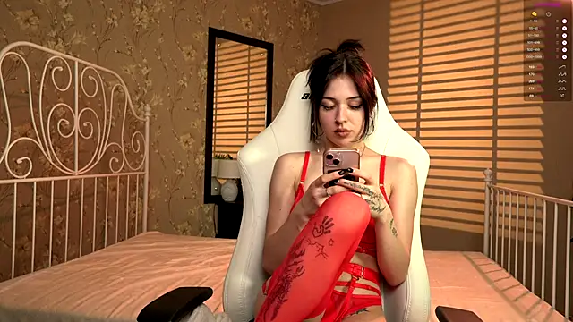 milklina (F teen) - some clothes off or smth naughty happens