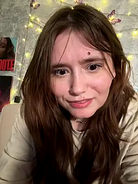 sabrina_shells (F young) - take off my T-shirt  10 min😏😈