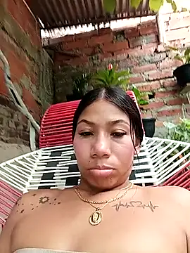 rous-squir (F young) - Finger in ass