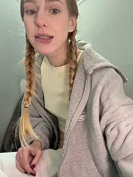 kira_mia (F young) - SLOOPY bj IN PUBLIC PLACE