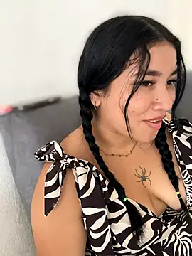 vickybon (F teen) - Wet my pussy
