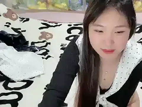 poppy13 (F teen) - 00后新人主播，需要哥哥们的支持，给妹妹众筹一个小粉💖💖💖