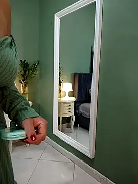 scarlett_moore (F milf) - handbra