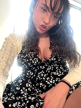 daneshka1 (F teen) - REMOVING PANTIES IN PUBLIC