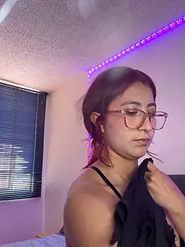 saramooon (F young) - SUCK TOES👅