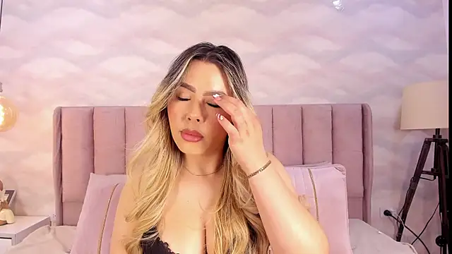 katya_blonde (F young) - SHOW BOOBS